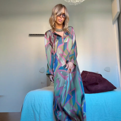 ABITO  Plastron. Stampa geometrica .